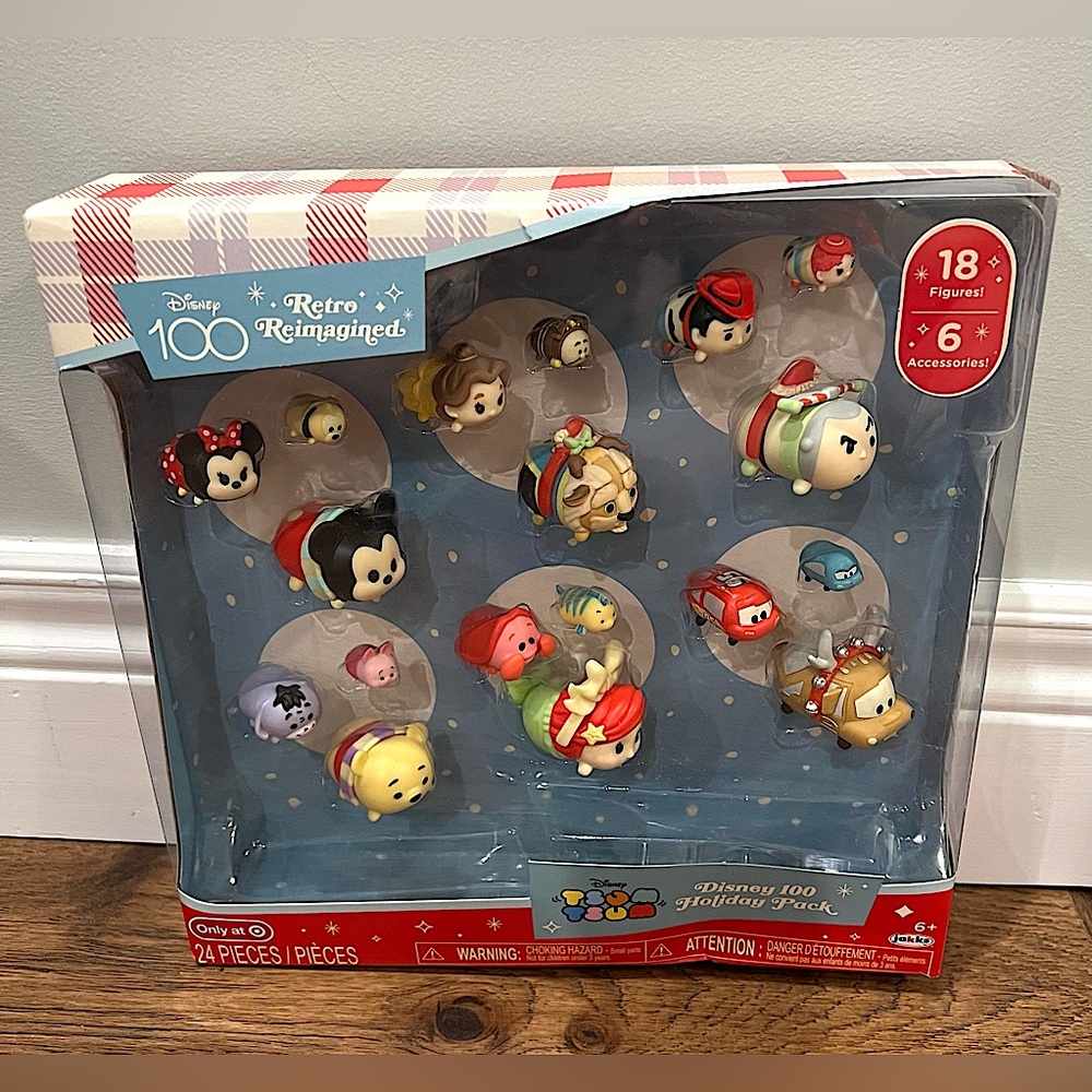 Tsum Tsum Disney100 Retro Reimagined Holiday Pack 18 Figures with Accessories